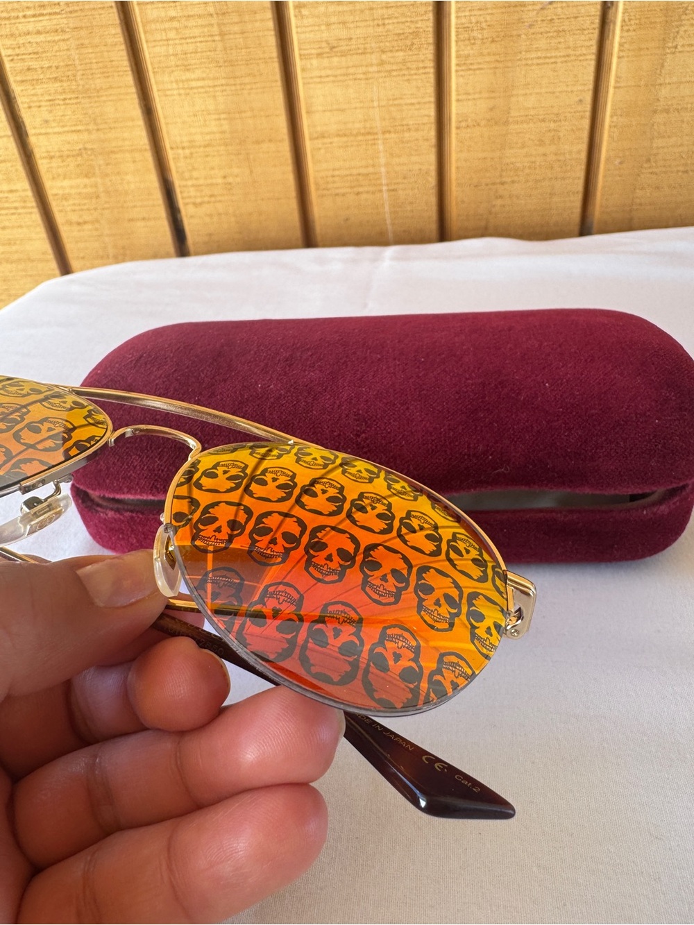 Gucci Brown and Gold Sunglasses in Branded Case - Picture 8 of 11